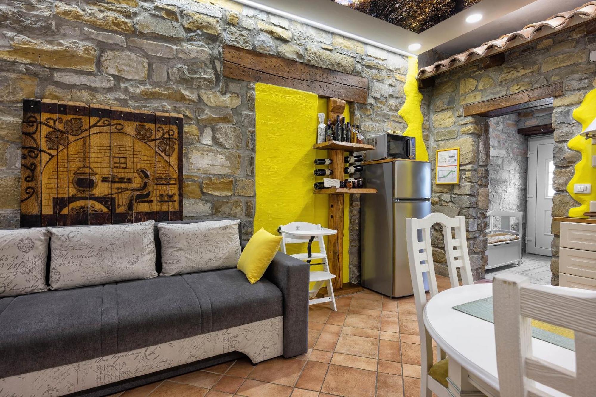 Touristfarm - Apartments "Red Fairytale" Marezige Habitación foto